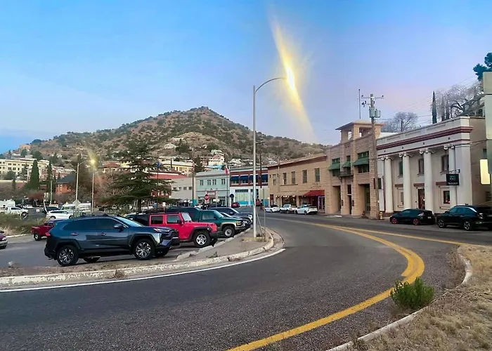 Hotel The Signature King With Mountain Views *